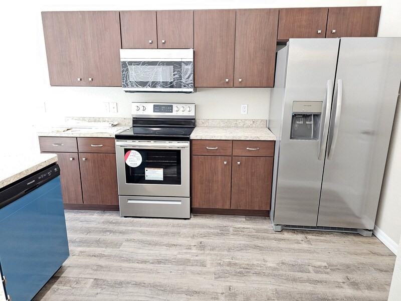 15018 Sw 48th Ave - Photo 5 of 8