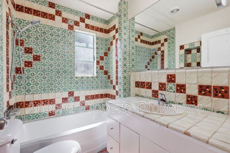 1137 W Glenrosa Ave #2 - Photo 2 of 19