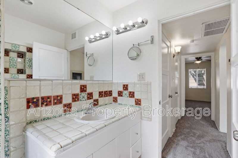 1137 W Glenrosa Ave #2 - Photo 3 of 19