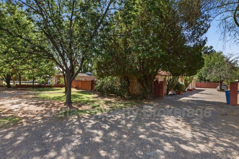 1137 W Glenrosa Ave #2 - Photo 5 of 19