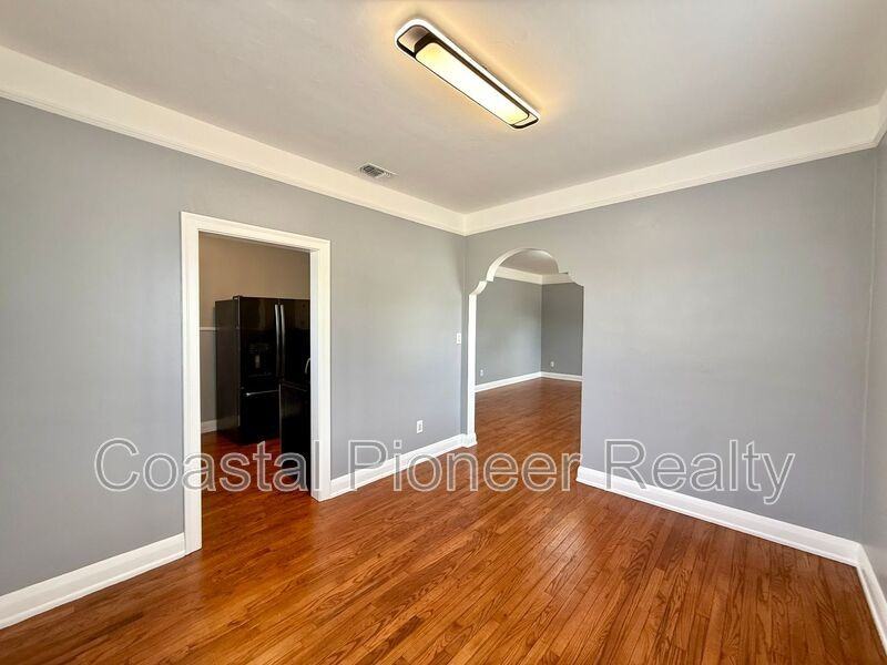 2323 W North B St - Photo 6 of 24