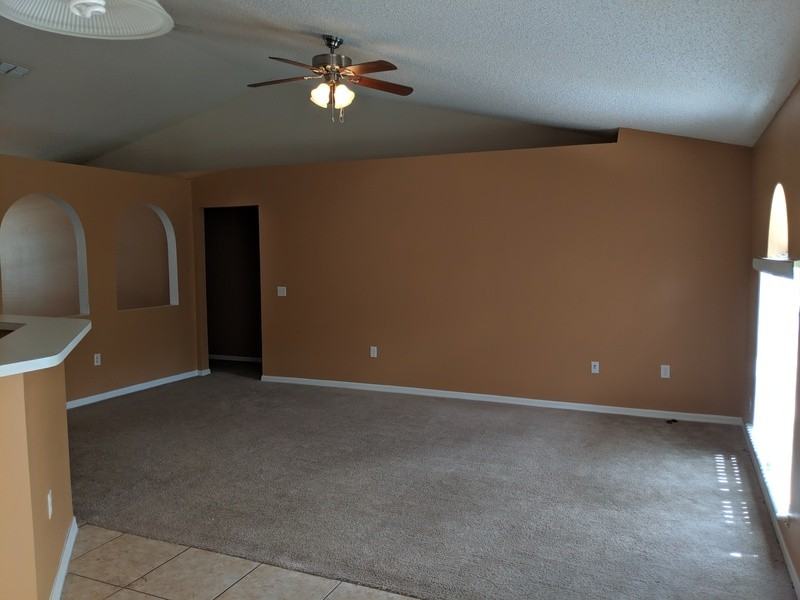 1907 Manatee Dr - Photo 5 of 11