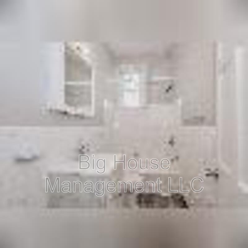 3407 Elgin Ave #5 - Photo 3 of 13