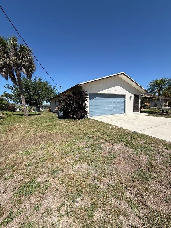 3185 Clifford St - Photo 2 of 50