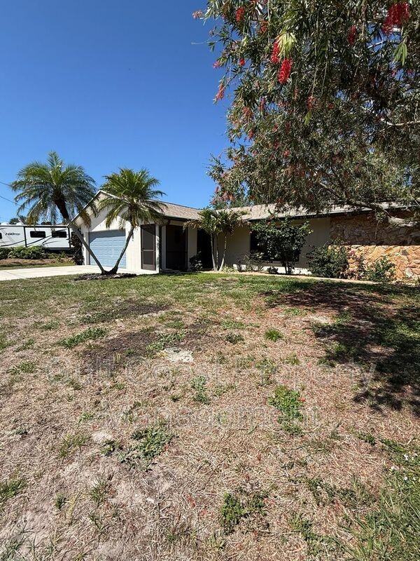 3185 Clifford St - Photo 3 of 50