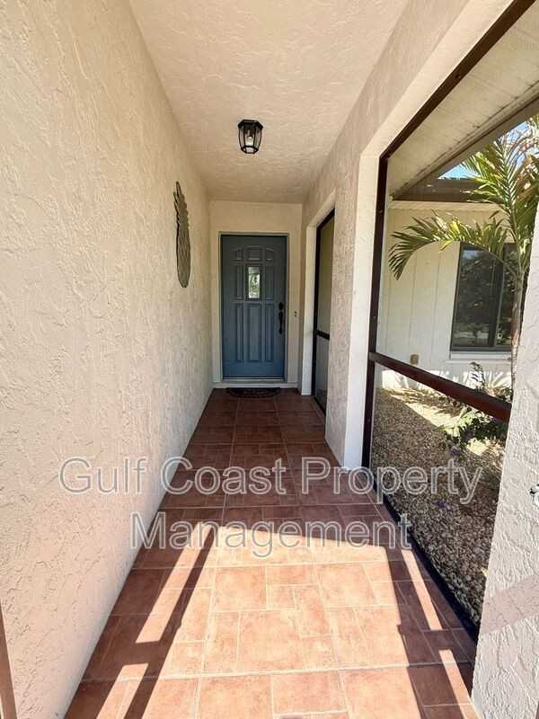 3185 Clifford St - Photo 5 of 50