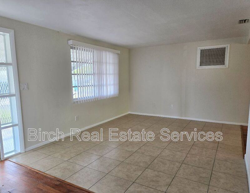 2552 Chancery Dr - Photo 3 of 15