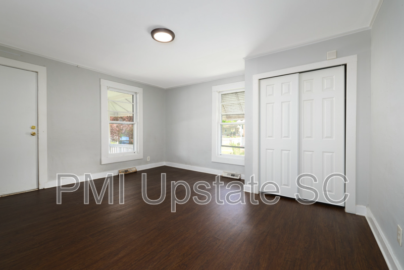 213 A St - Photo 4 of 12