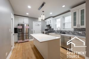 featured image of 5921 N Artesian Ave #1