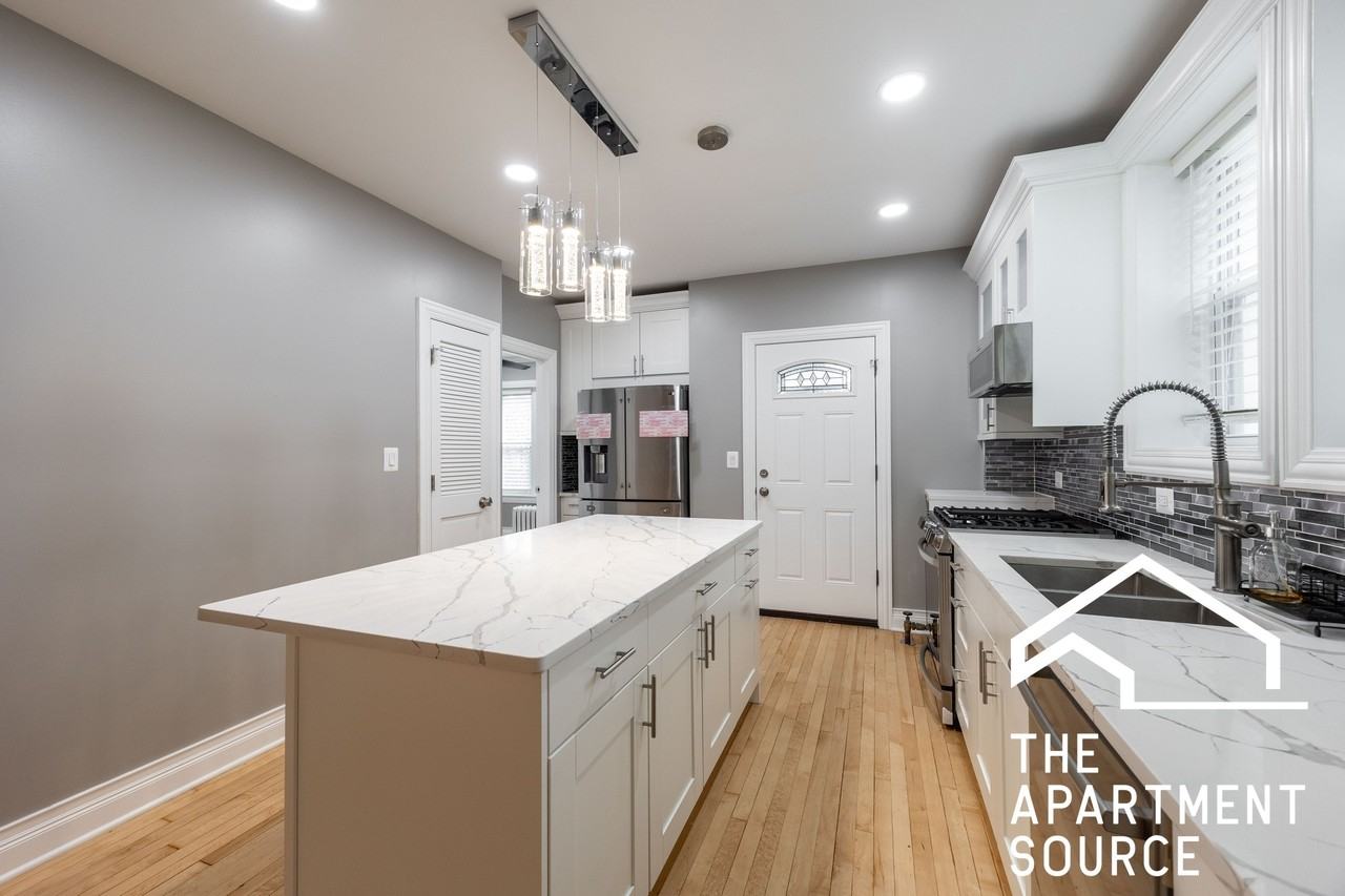 5921 N Artesian Ave #1 - Photo 2 of 26