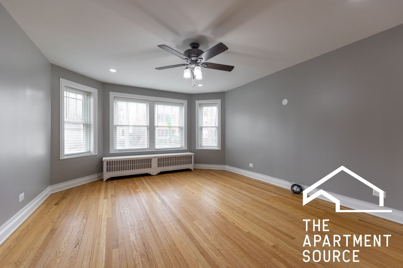 5921 N Artesian Ave #1 - Photo 6 of 26