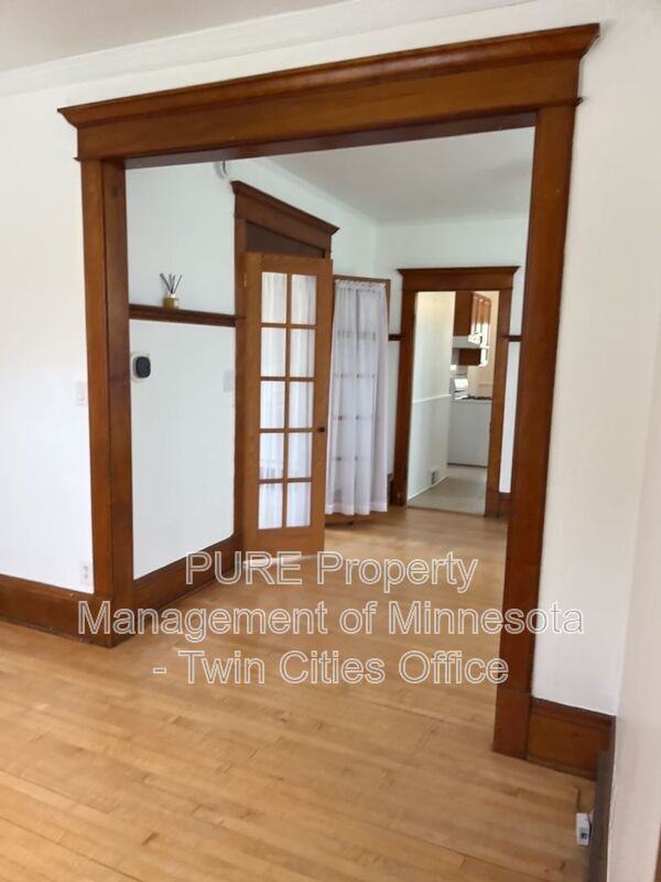 109 Page St W - Photo 3 of 17