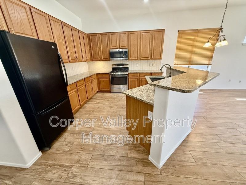 6853 W Remuda Dr - Photo 5 of 17