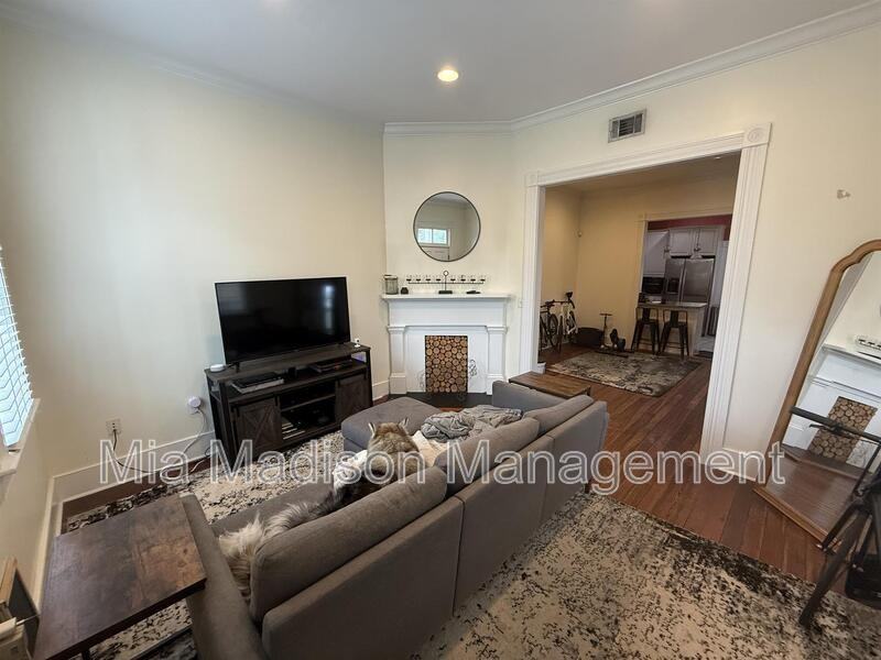 304 E 33rd St - Photo 2 of 23