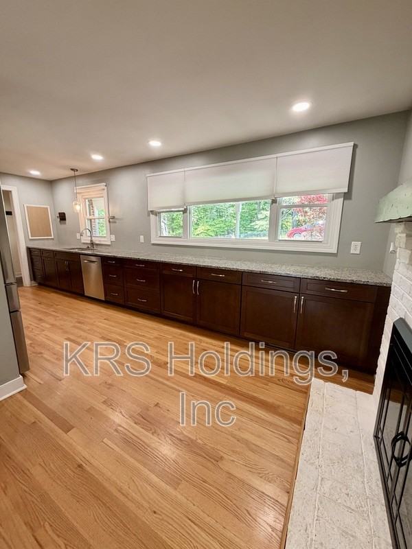 6048 Rhonda Rd - Photo 3 of 23