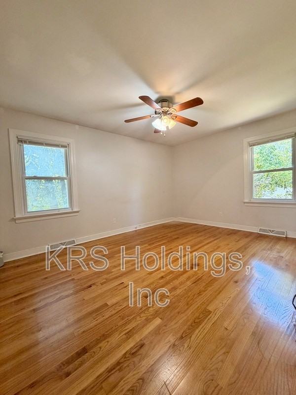 6048 Rhonda Rd - Photo 7 of 23