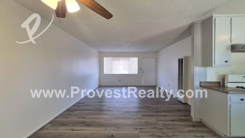 15244 Mission St - Photo 5 of 20