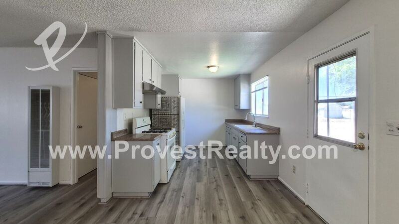 15244 Mission St - Photo 6 of 20