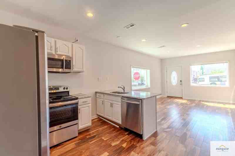 2608 E Fayette St - Photo 2 of 19