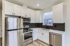 9060 Ne Hoyt St #07 - Photo 1 of 1