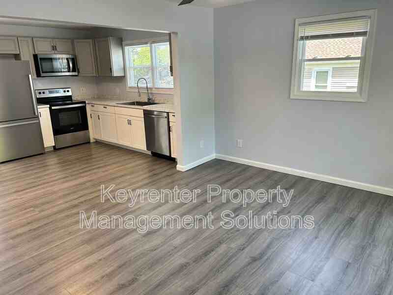 421 N Charlotte Ave - Photo 4 of 45