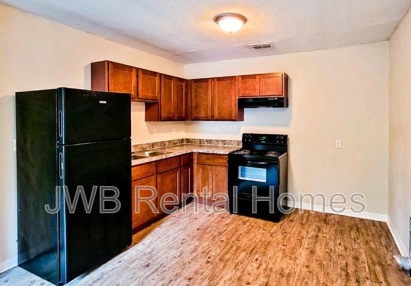 816 Saranac St - Photo 2 of 12