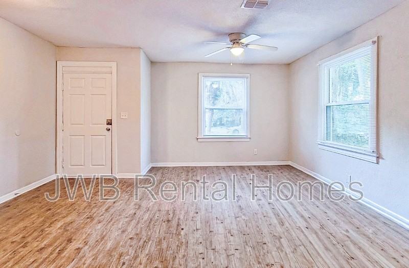 816 Saranac St - Photo 4 of 12