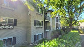 215 9th St #D201 - Photo 1 of 1