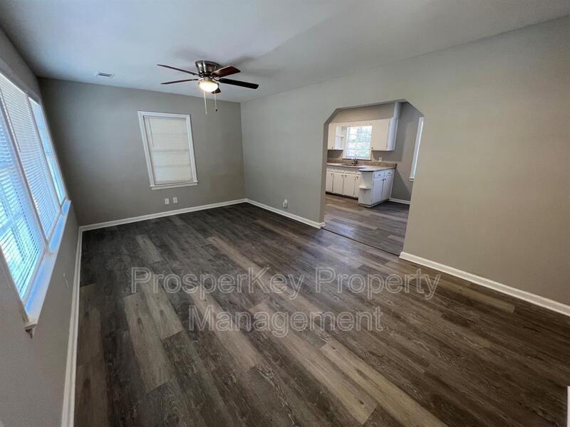 800 Goodson Dr - Photo 3 of 16