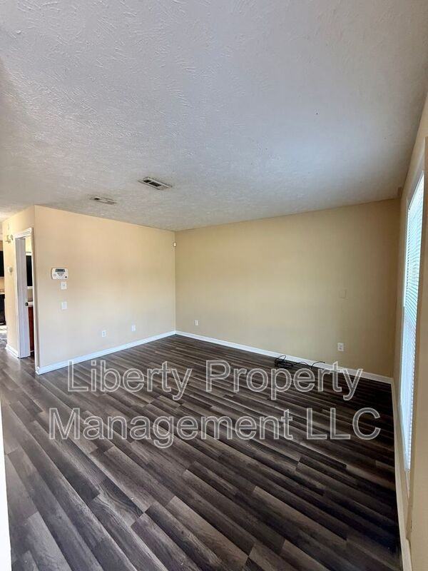 5752 Aftonshire Dr - Photo 4 of 10