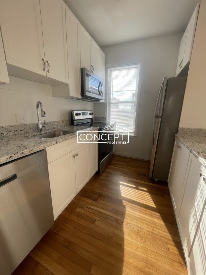 181 Washington Ave #3 - Photo 6 of 22