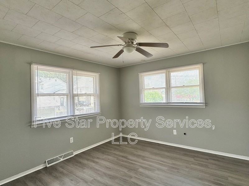 629 W Washington St #4 - Photo 2 of 12