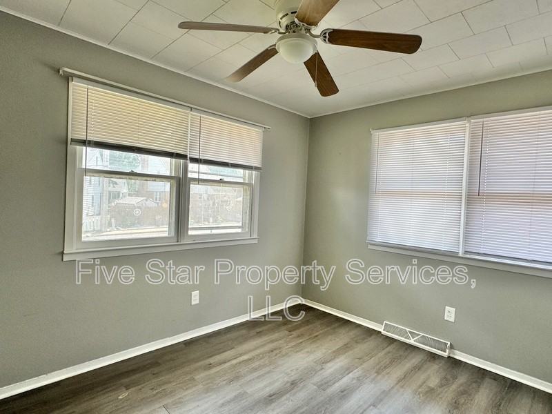 629 W Washington St #4 - Photo 4 of 12