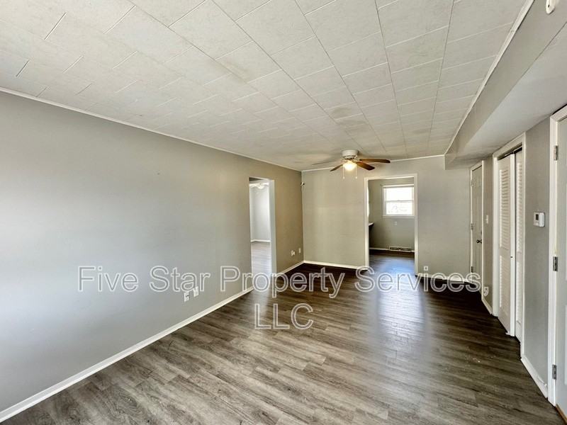 629 W Washington St #4 - Photo 7 of 12