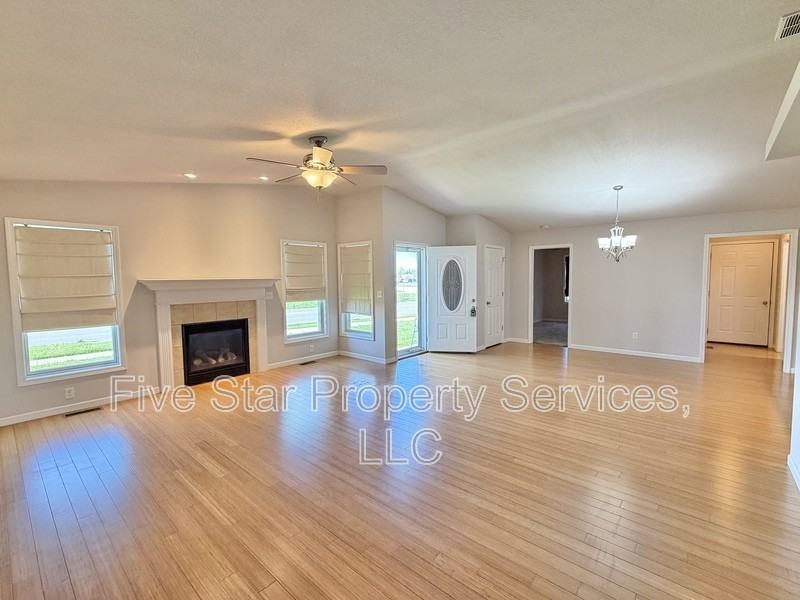 1400 School House Ln - Photo 2 of 20
