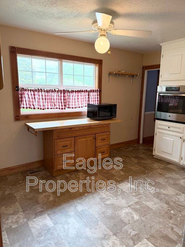 1380 Genoa Rd - Photo 4 of 19