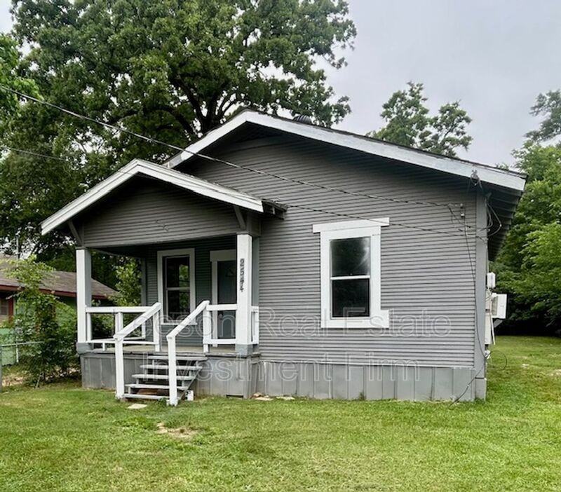 2544 Dupont St - Photo 3 of 17