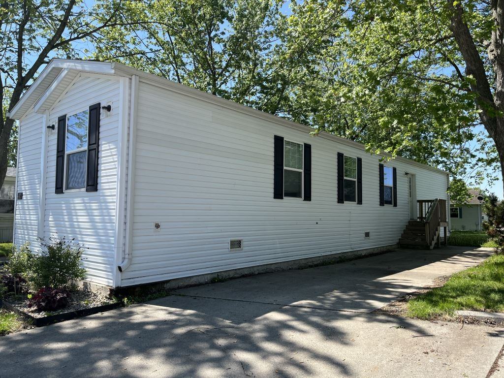 42 Meadowlark Ln - Photo 3 of 11