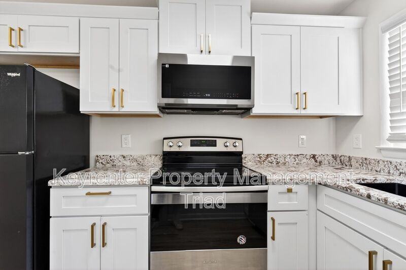 1821 W Meadowview Rd - Photo 2 of 43