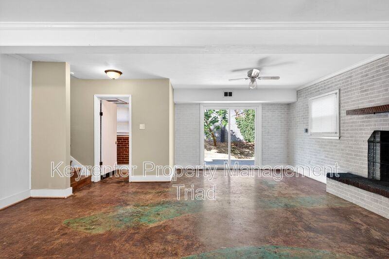 1821 W Meadowview Rd - Photo 3 of 43