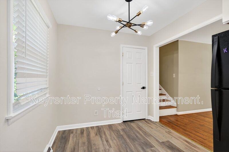 1821 W Meadowview Rd - Photo 6 of 43