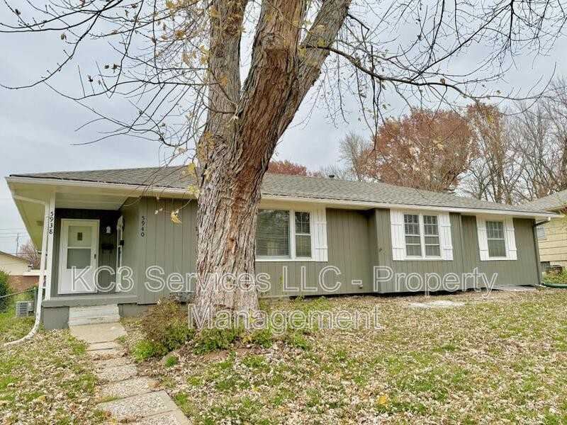 5940 E 136th St - Photo 2 of 23