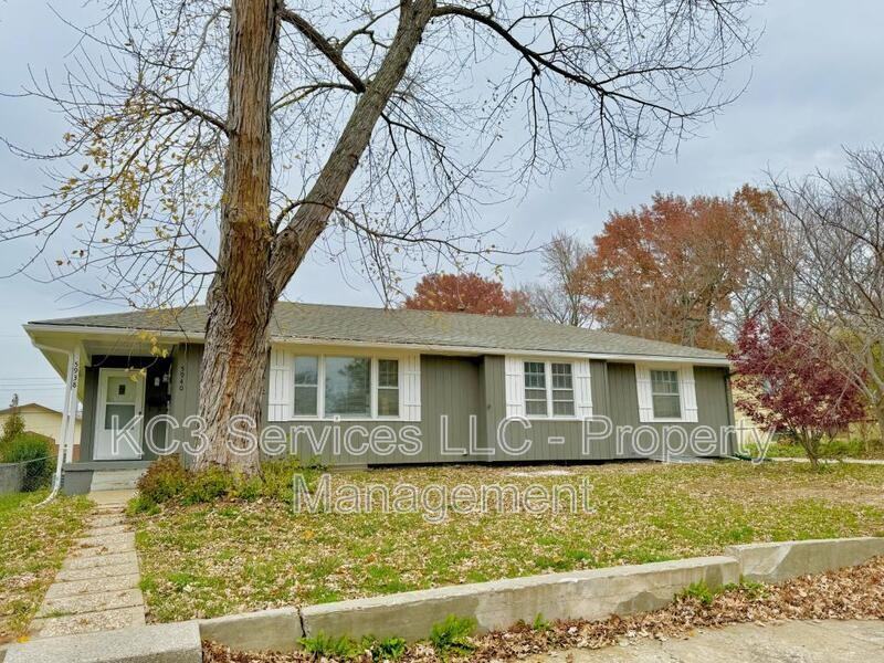 5940 E 136th St - Photo 3 of 23