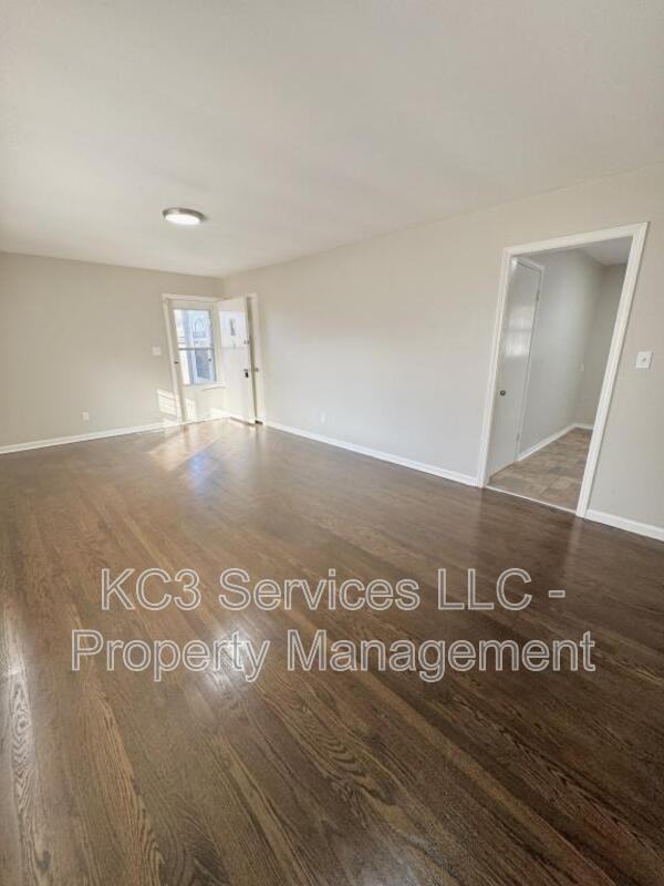 5940 E 136th St - Photo 7 of 23