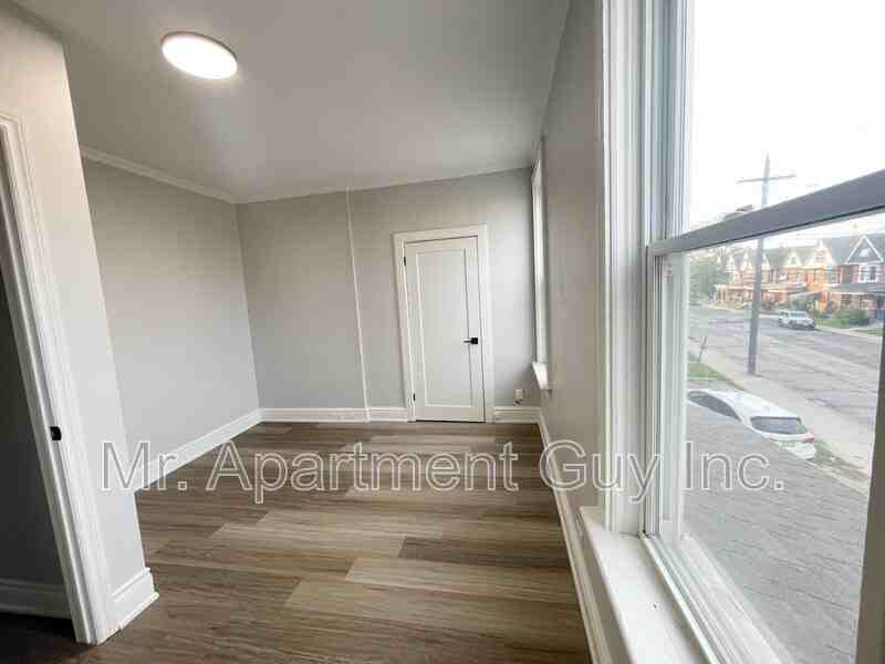 700 Wilson St #2 - Photo 3 of 10
