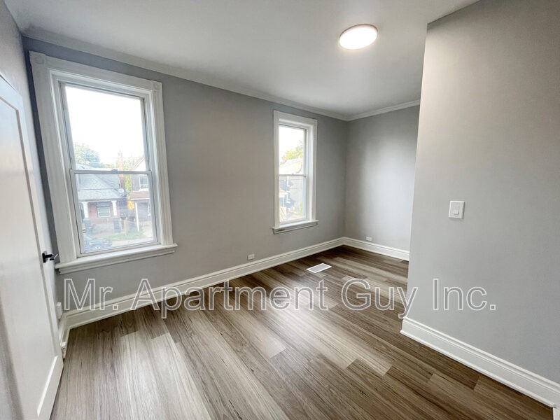 700 Wilson St #2 - Photo 4 of 10