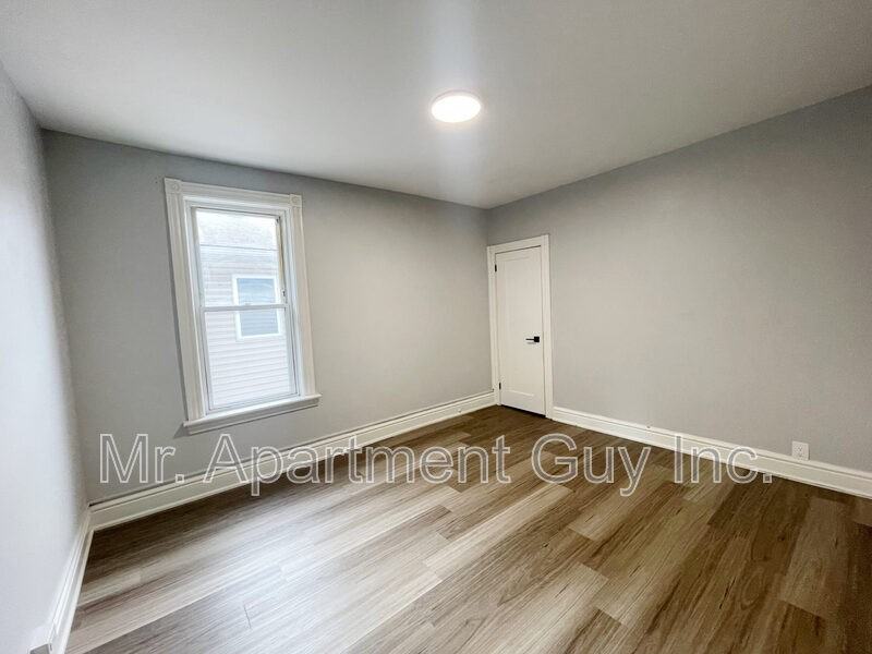700 Wilson St #2 - Photo 5 of 10