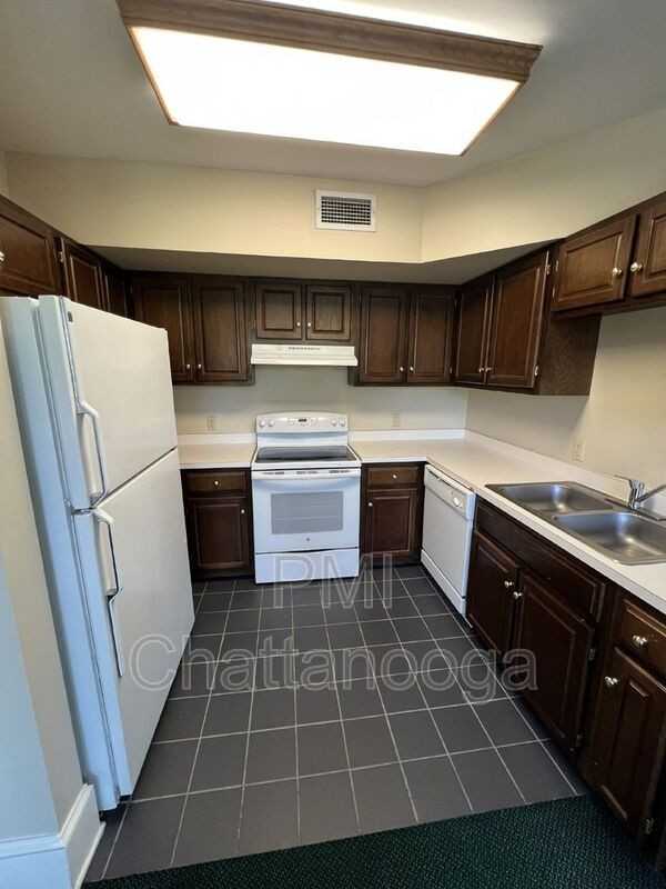 318 Walnut St #203 - Photo 7 of 14
