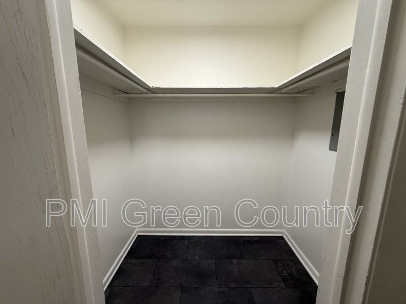 2540 E 7th St #2 - Photo 6 of 8
