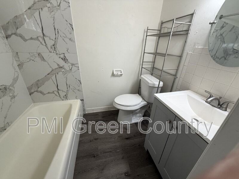 2540 E 7th St #2 - Photo 7 of 8